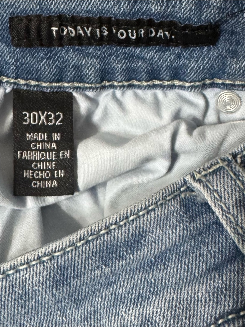 Kenneth Cole Skinny Jeans in Light Blue Wash - Picture 4 of 4